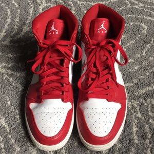 I’m selling these Air Jordan 1’s